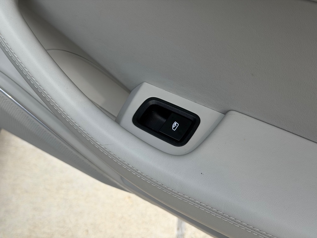 Photo 82 of this PORSCHE PANAMERA