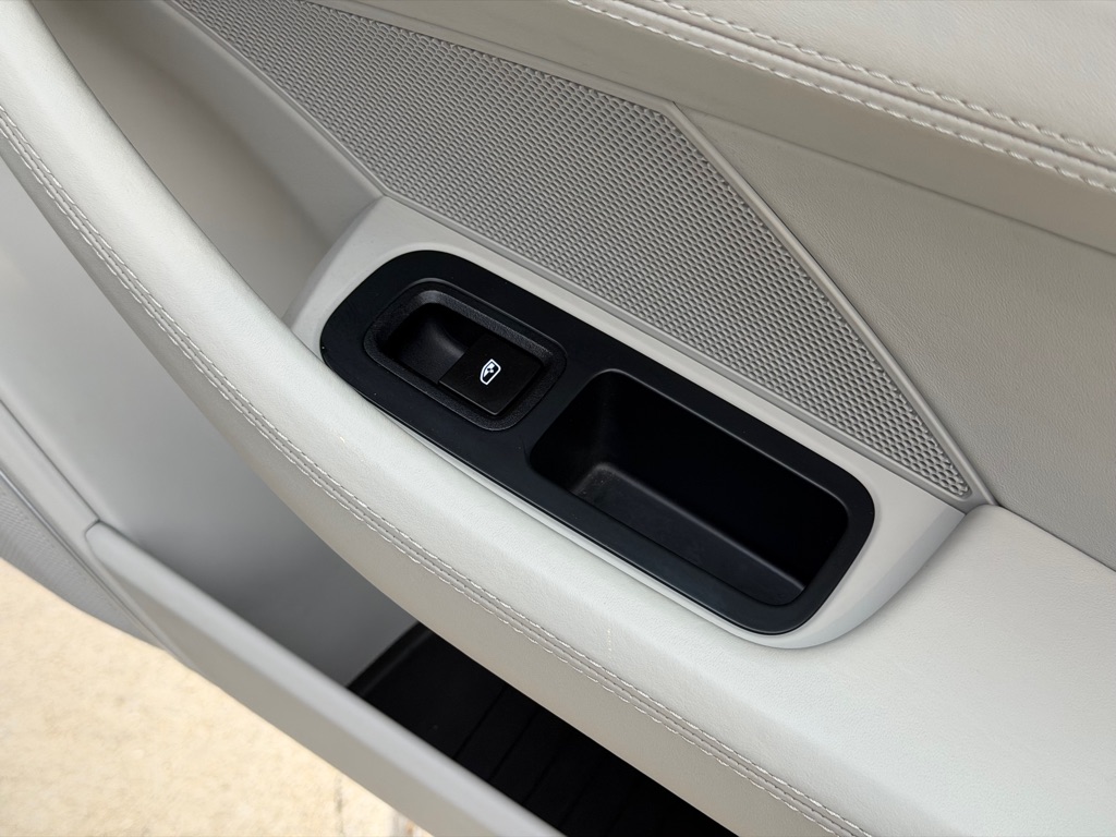Photo 65 of this PORSCHE PANAMERA