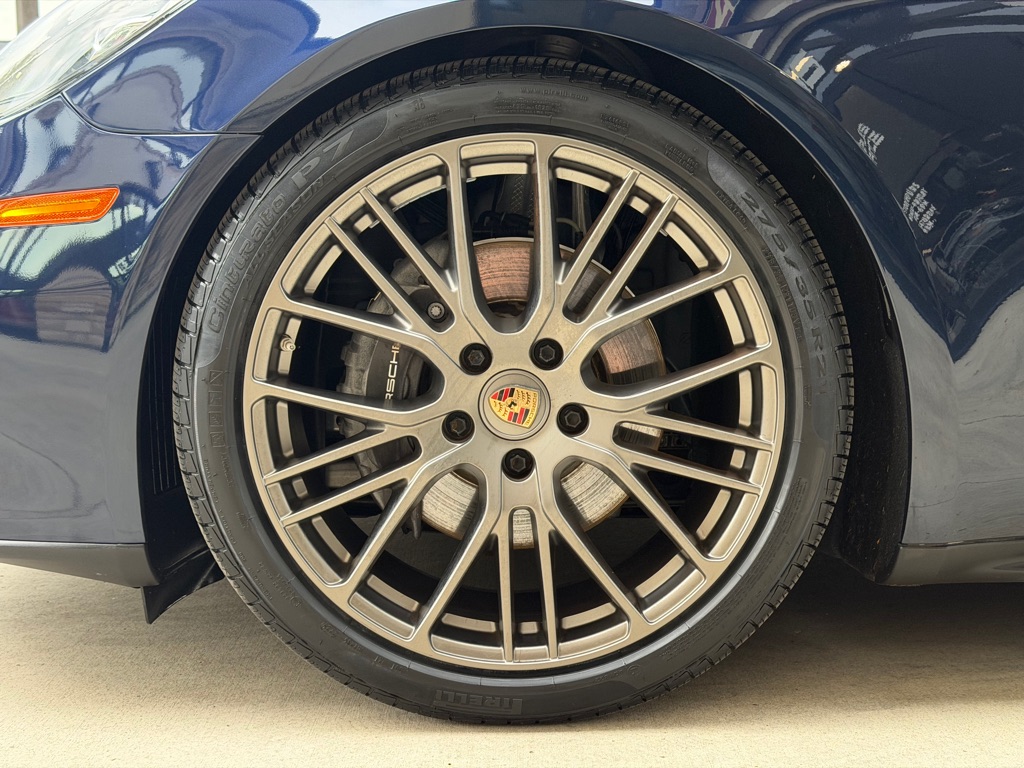 Photo 15 of this PORSCHE PANAMERA