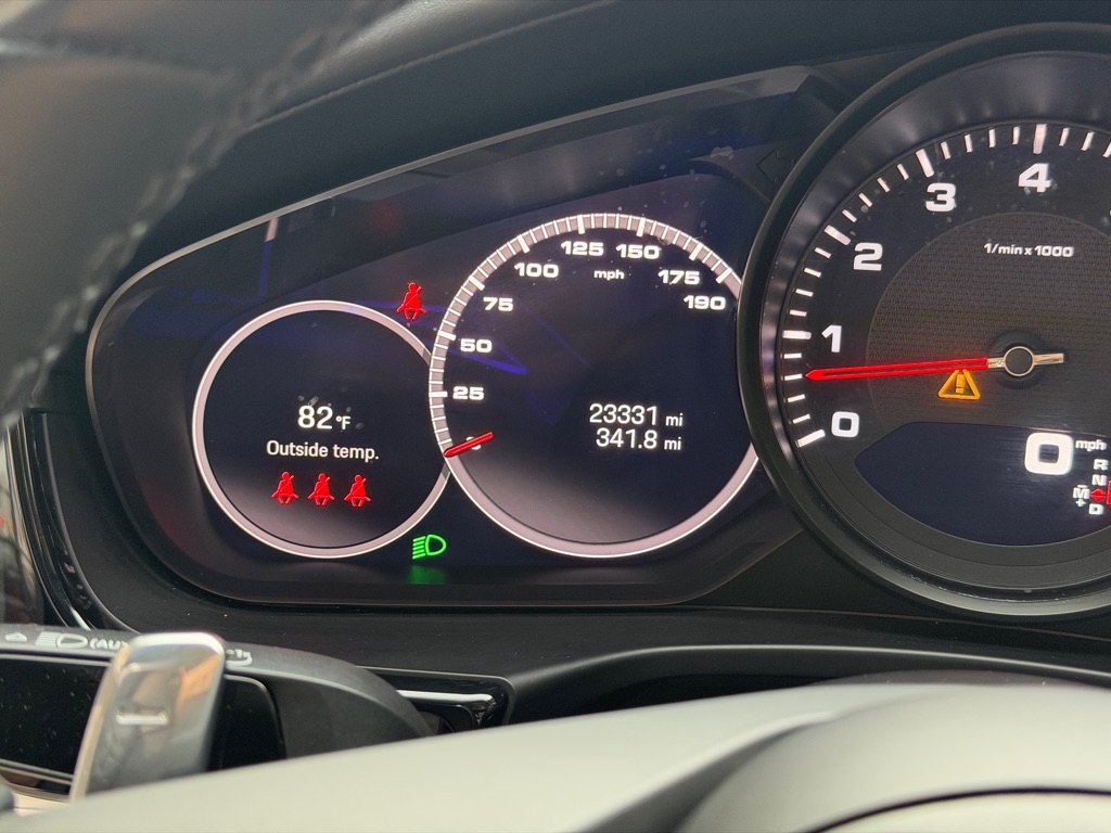 Photo 37 of this PORSCHE PANAMERA