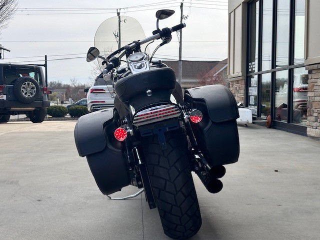 Photo 4 of this HARLEY-DAVIDSON DYNA FAT BOB