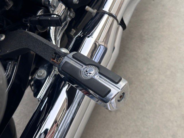 Photo 5 of this HARLEY-DAVIDSON DYNA FAT BOB