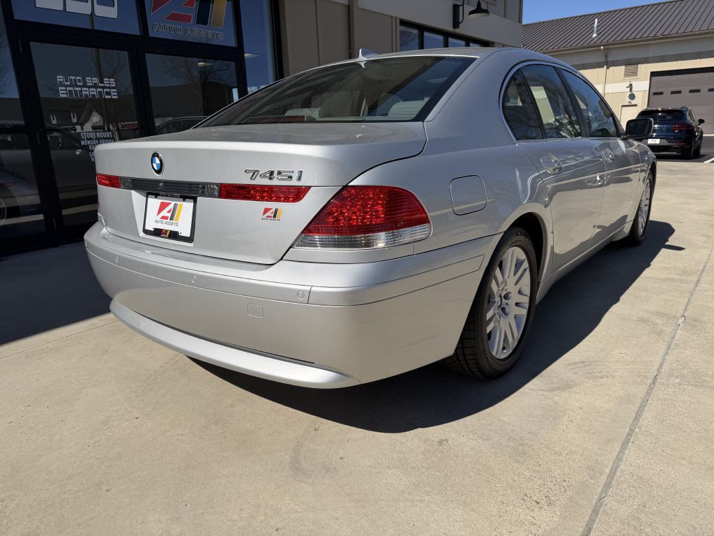 Photo 8 of this BMW 745