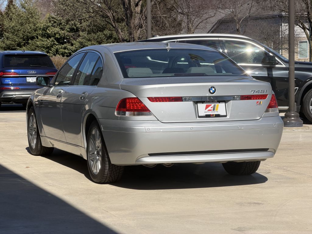 Photo 9 of this BMW 745