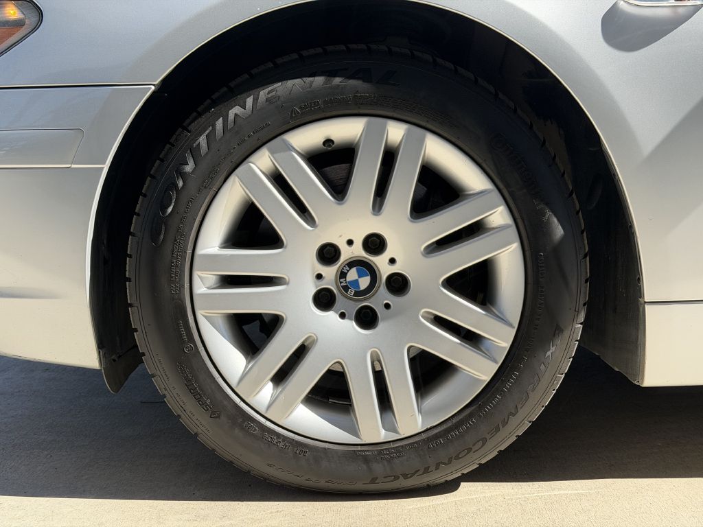 Photo 15 of this BMW 745