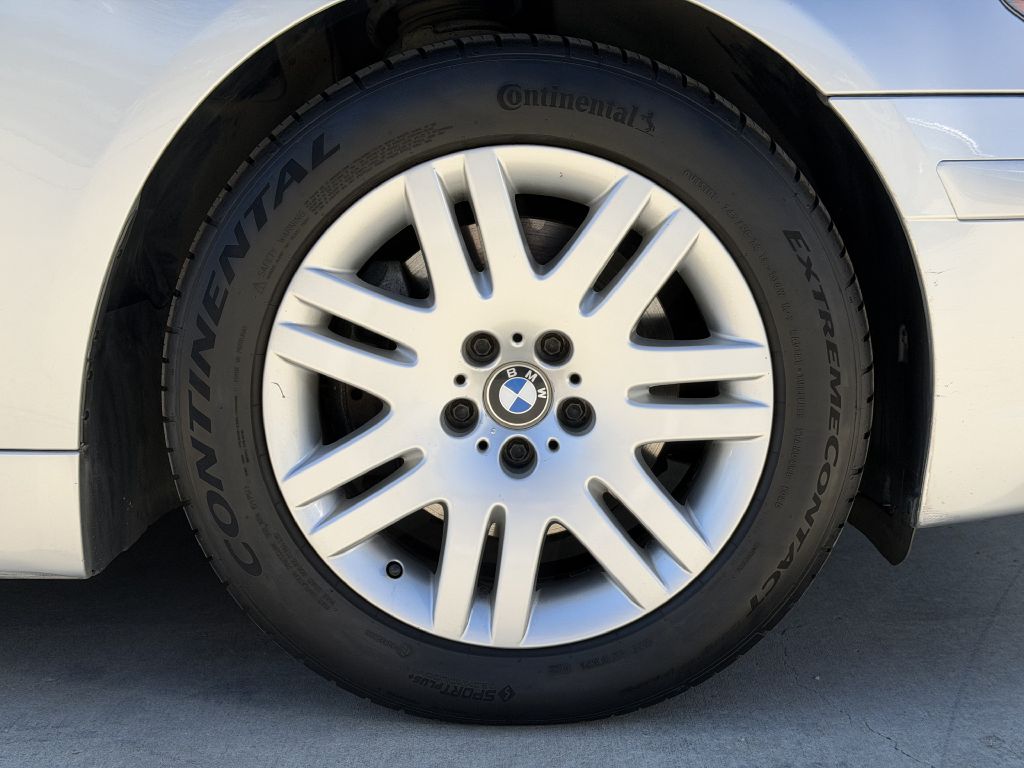 Photo 18 of this BMW 745