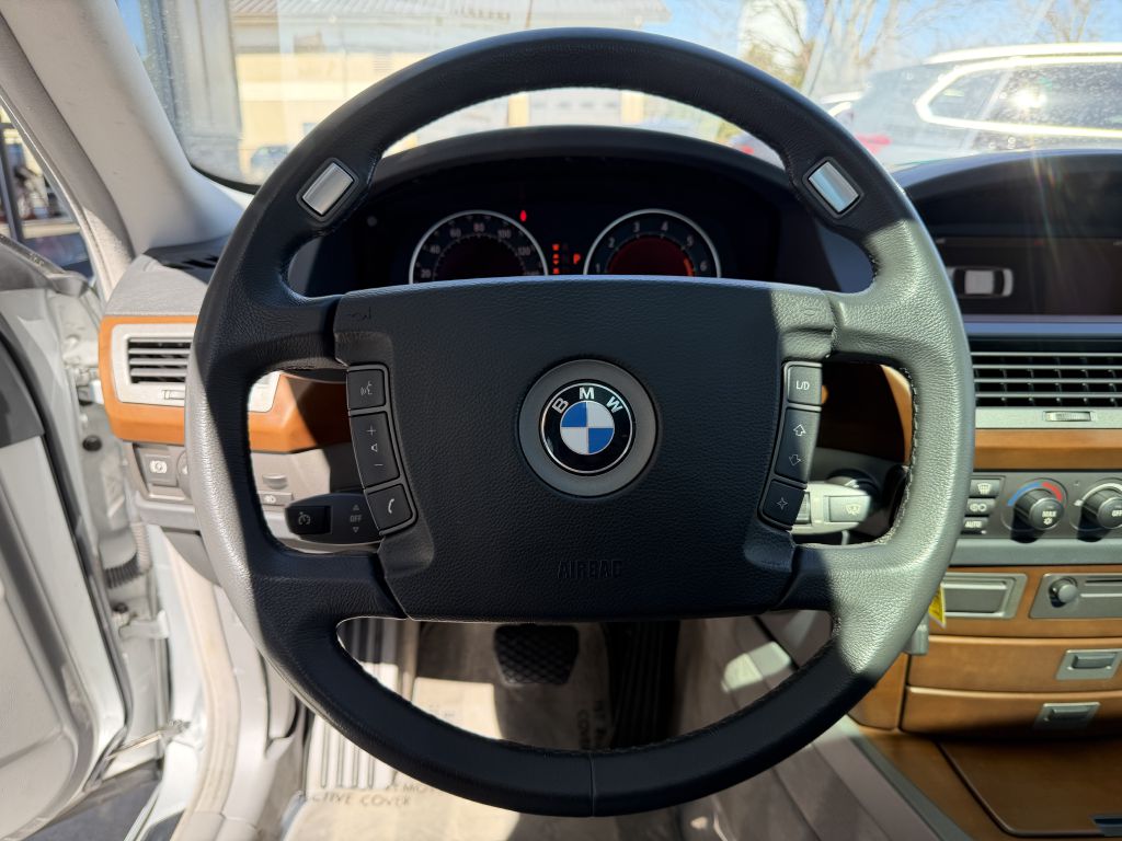Photo 31 of this BMW 745