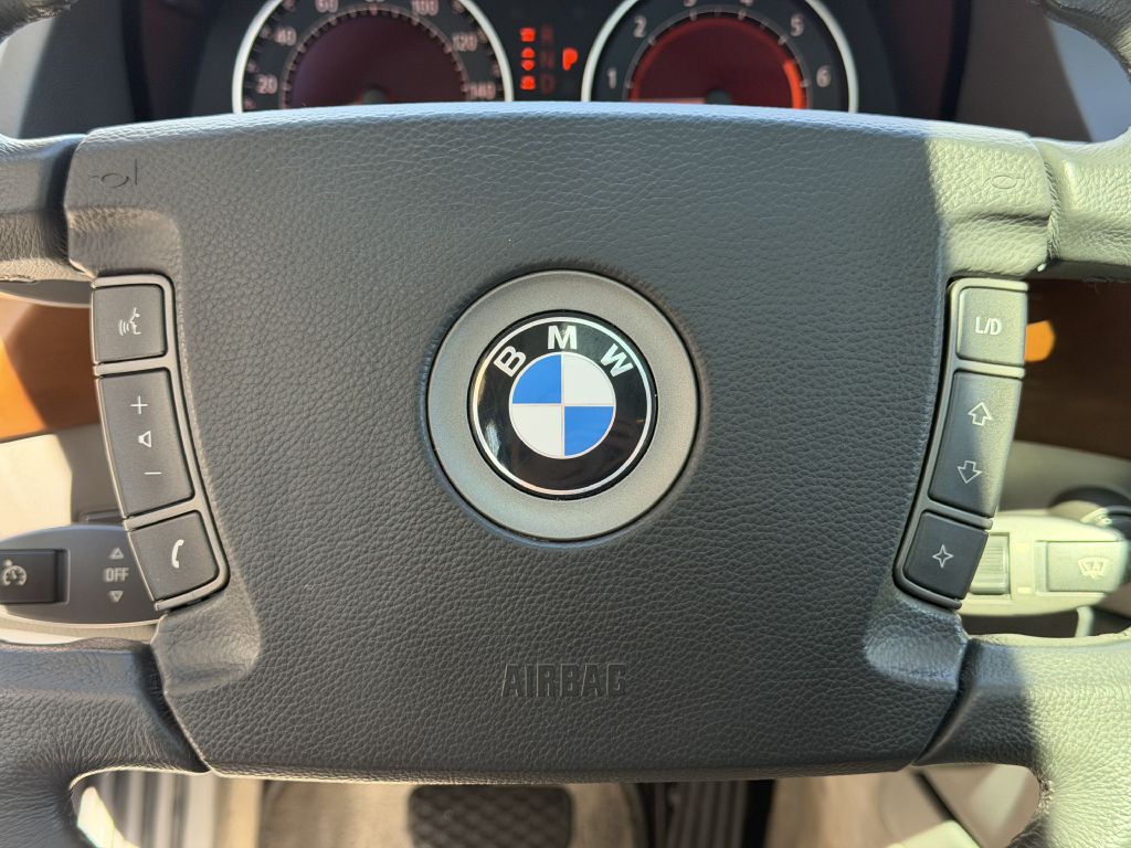 Photo 32 of this BMW 745