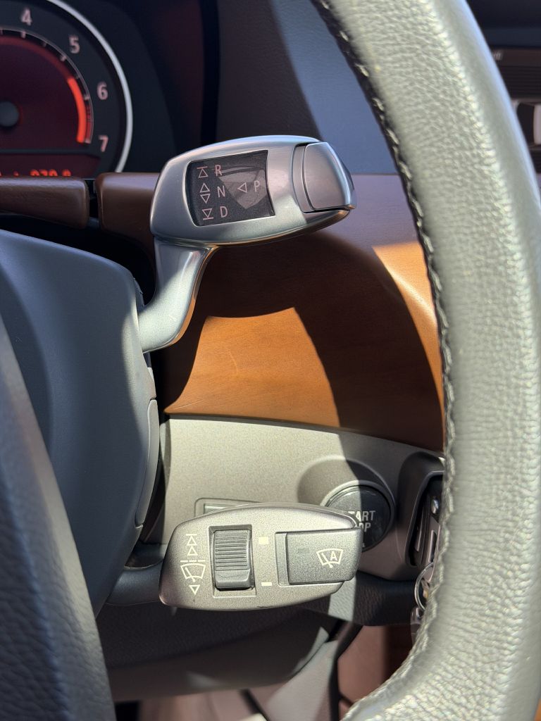 Photo 36 of this BMW 745