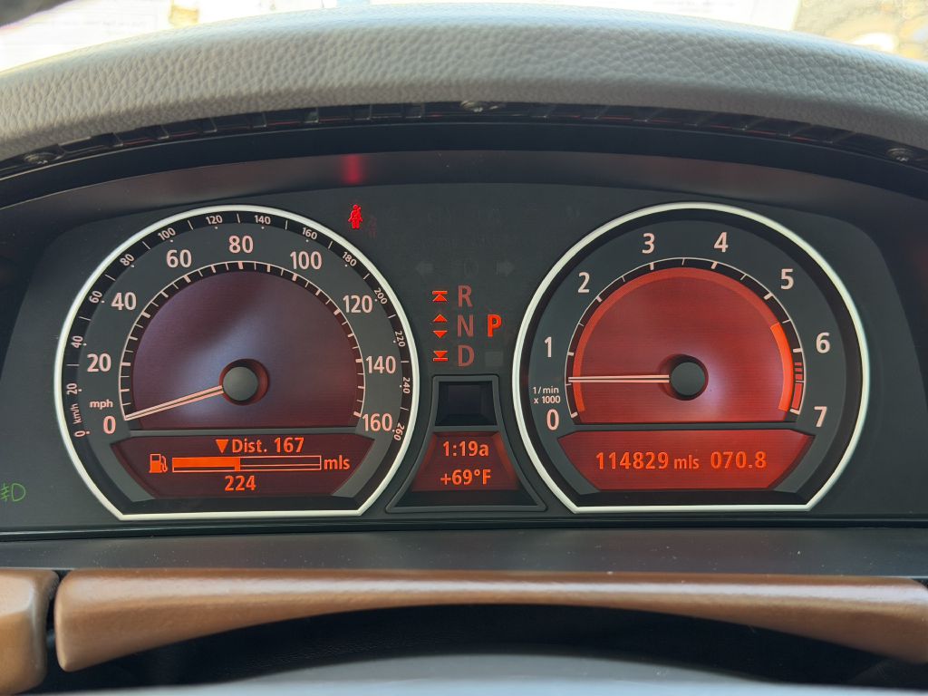 Photo 37 of this BMW 745