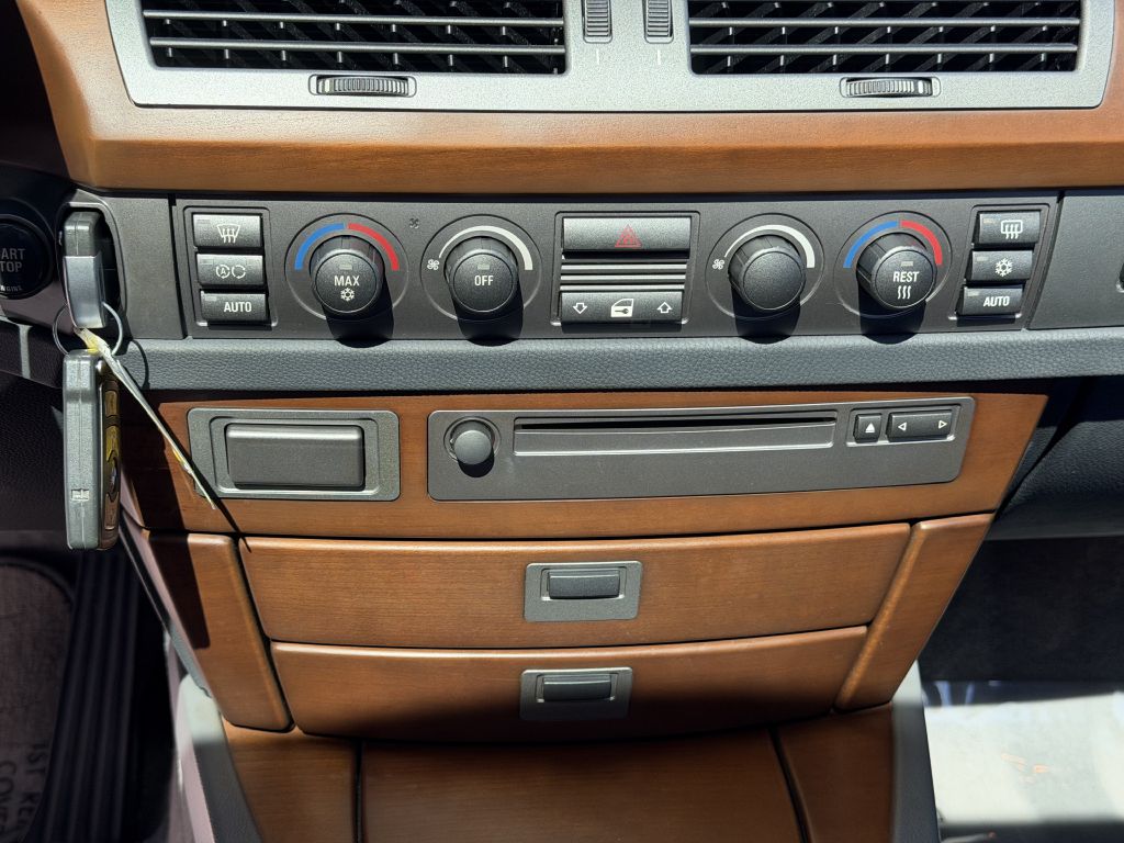Photo 40 of this BMW 745