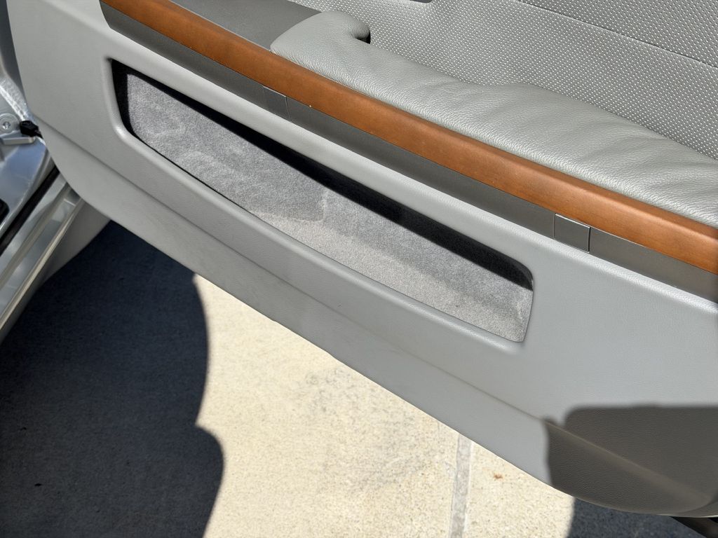 Photo 55 of this BMW 745