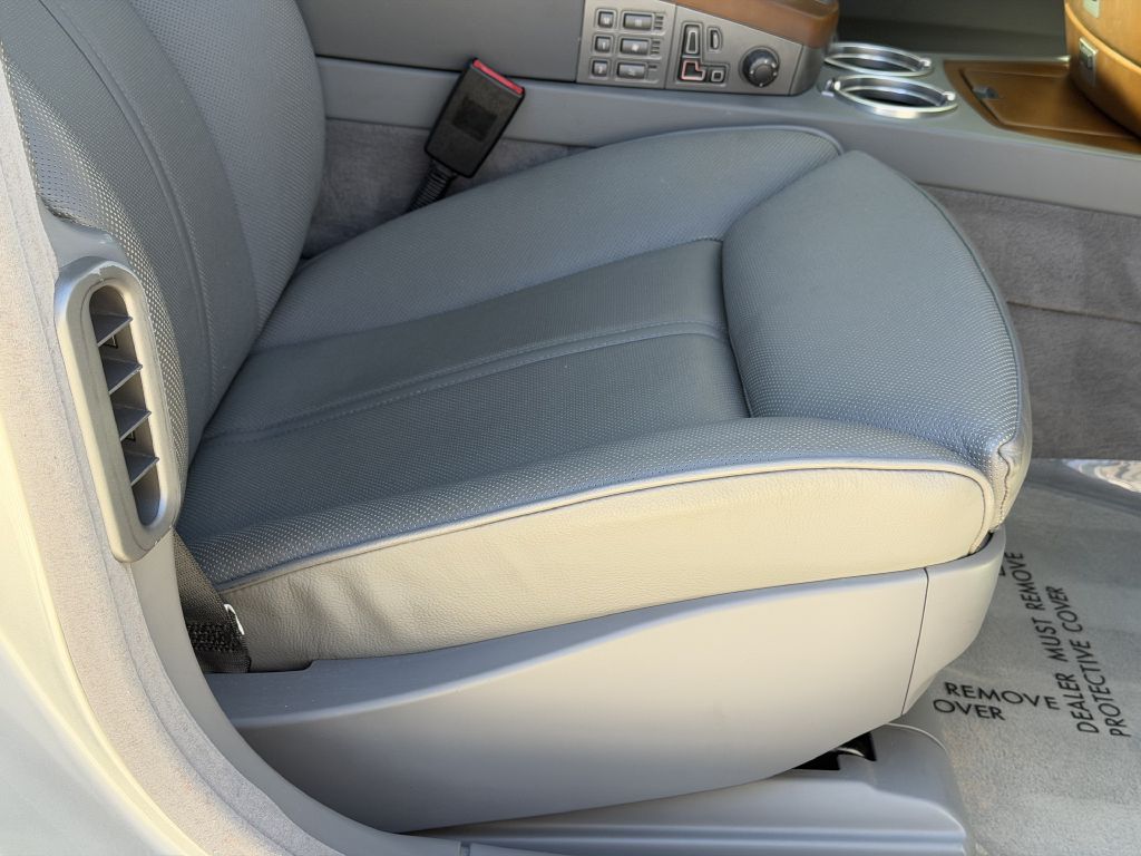 Photo 58 of this BMW 745