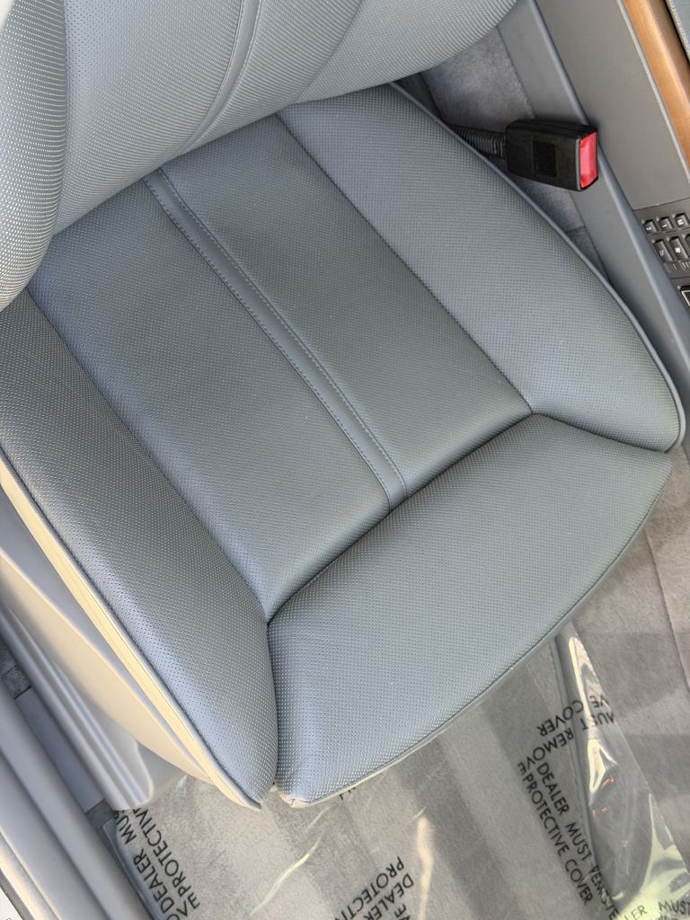 Photo 60 of this BMW 745