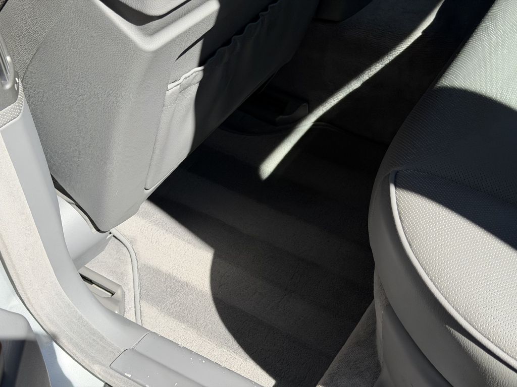 Photo 71 of this BMW 745