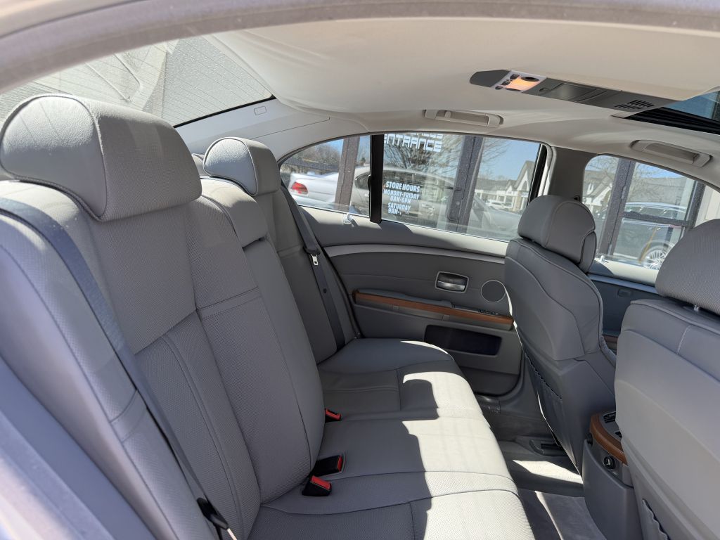 Photo 83 of this BMW 745