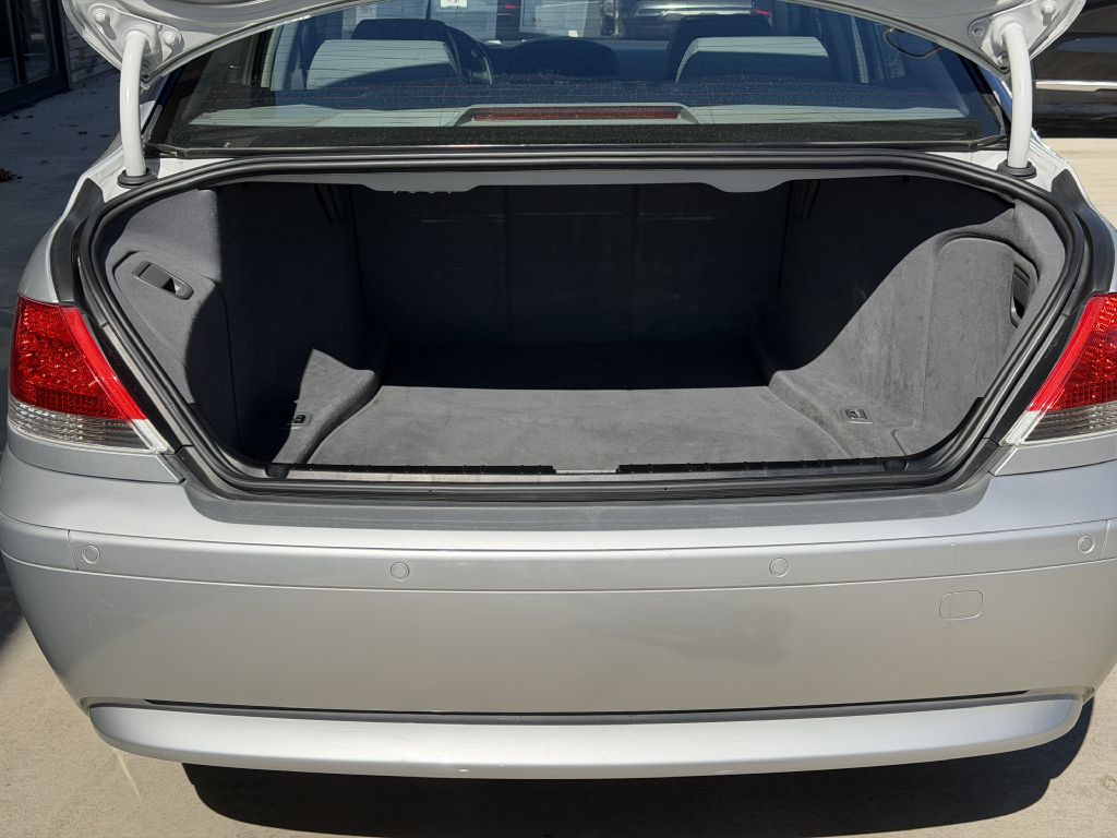 Photo 84 of this BMW 745