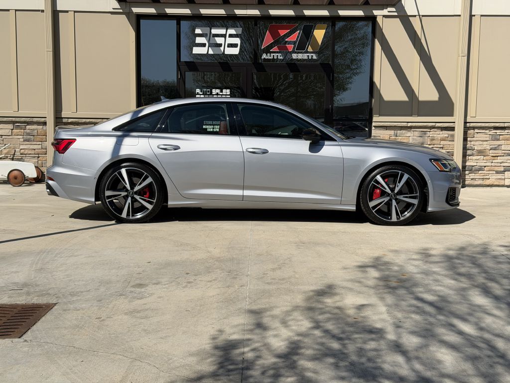Photo 2 of this AUDI S6
