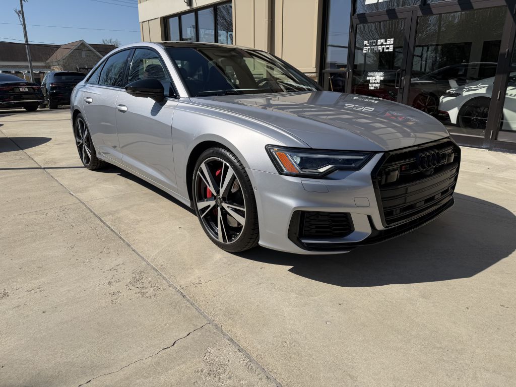 Photo 3 of this AUDI S6