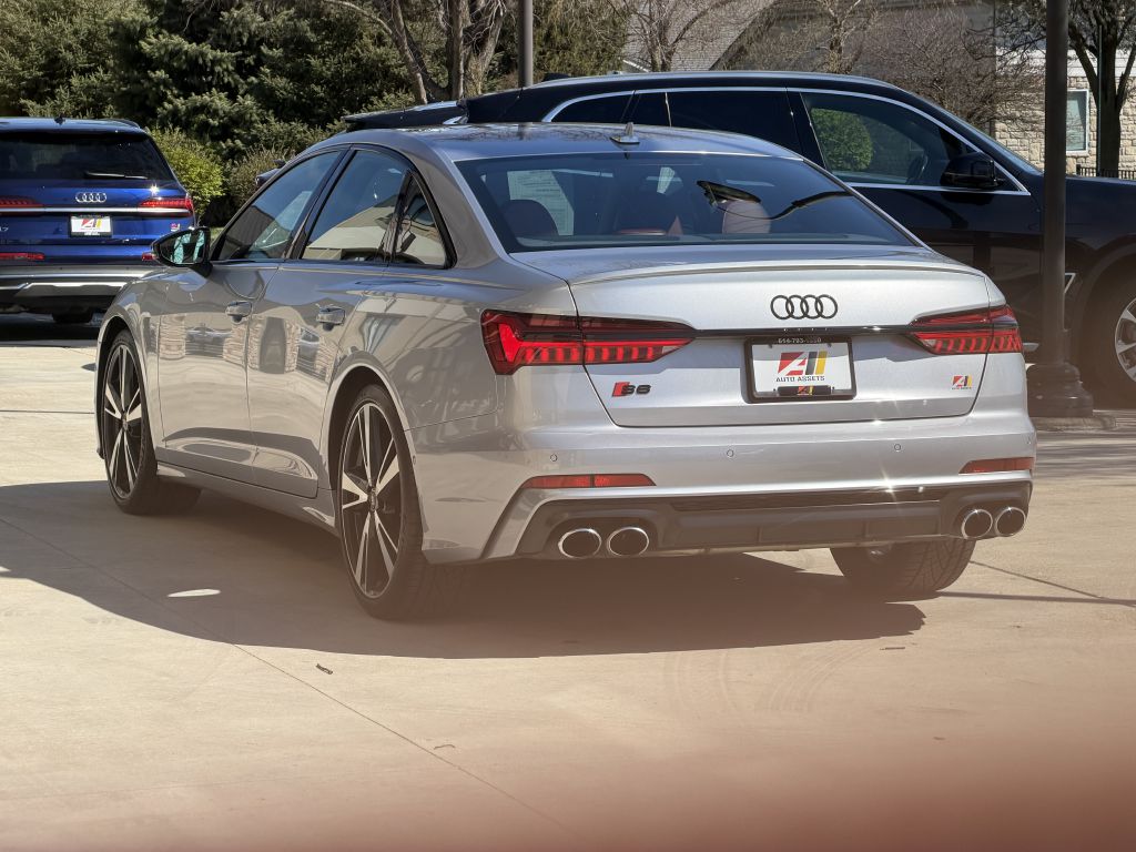 Photo 10 of this AUDI S6