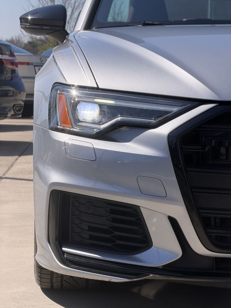 Photo 12 of this AUDI S6