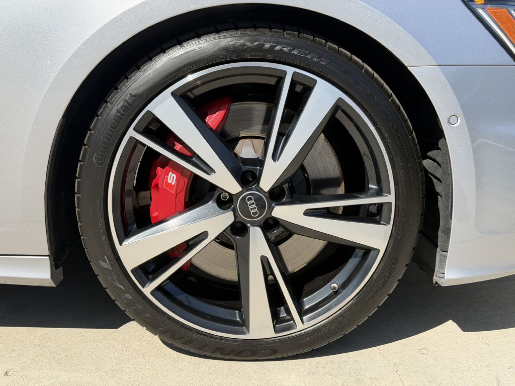 Photo 19 of this AUDI S6