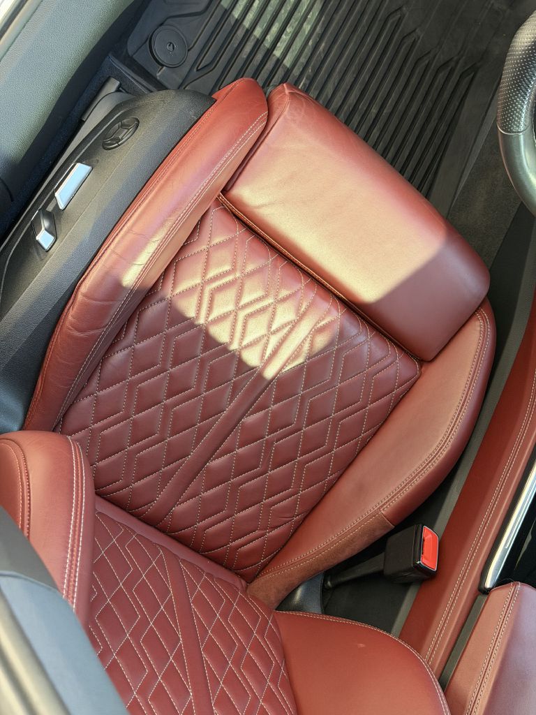 Photo 30 of this AUDI S6