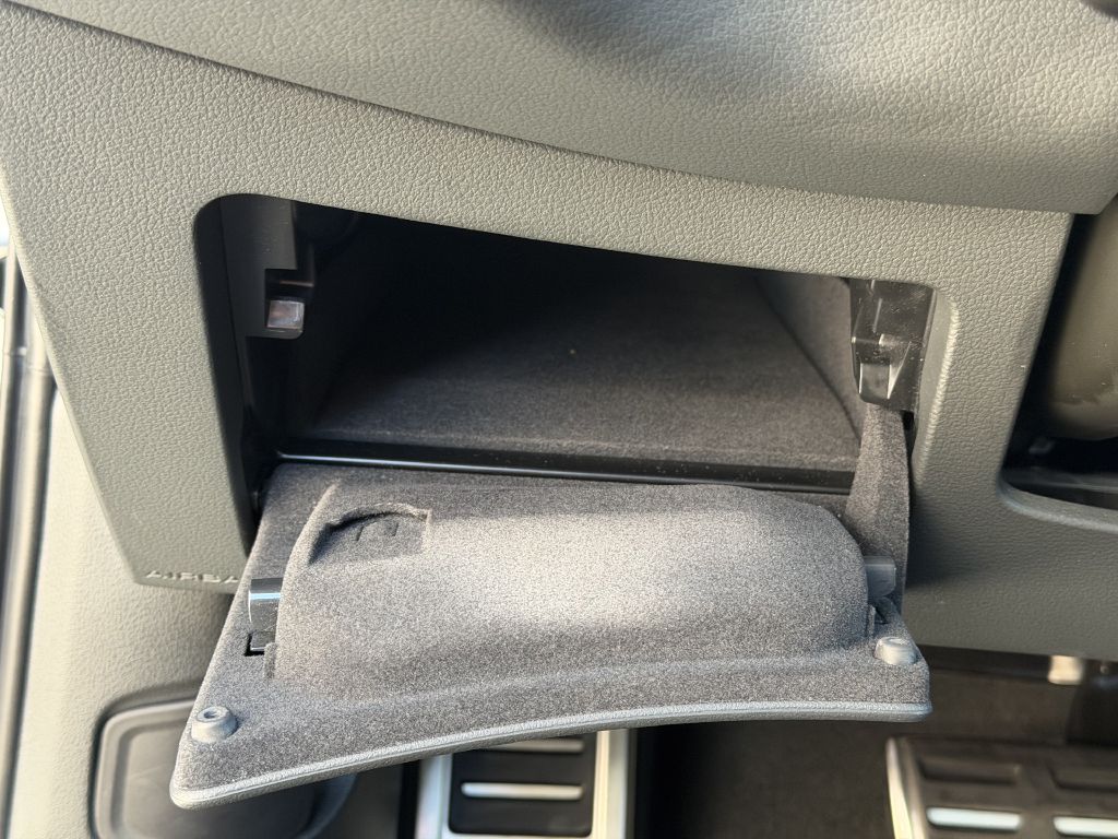 Photo 33 of this AUDI S6