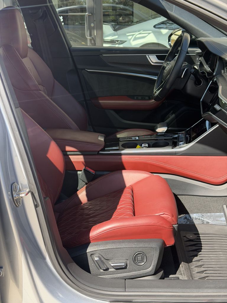 Photo 59 of this AUDI S6