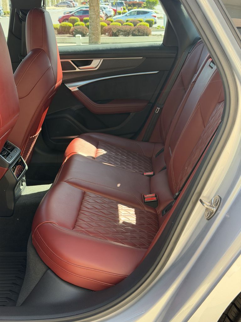 Photo 82 of this AUDI S6