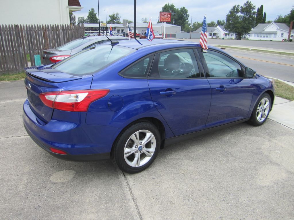 Photo 2 of this FORD FOCUS SE