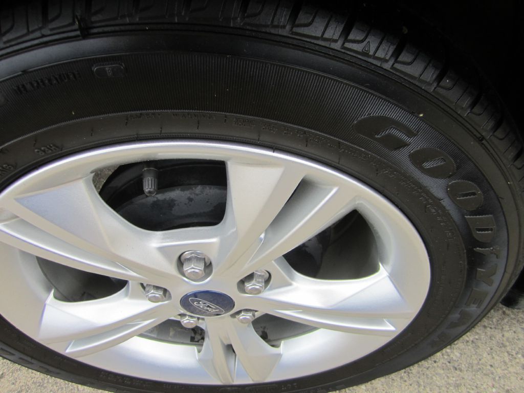 Photo 3 of this FORD FOCUS SE