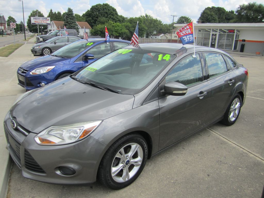 Photo 8 of this FORD FOCUS SE