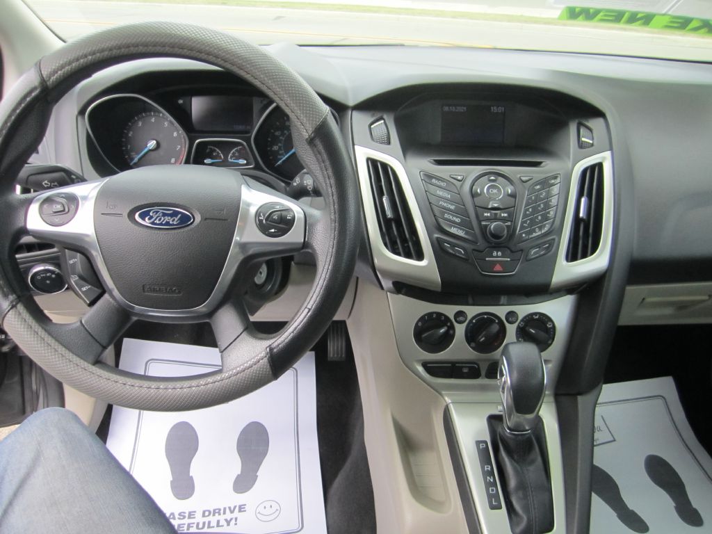 Photo 11 of this FORD FOCUS SE