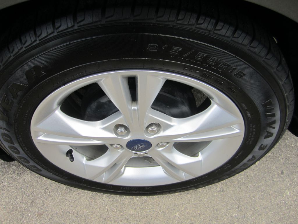 Photo 13 of this FORD FOCUS SE