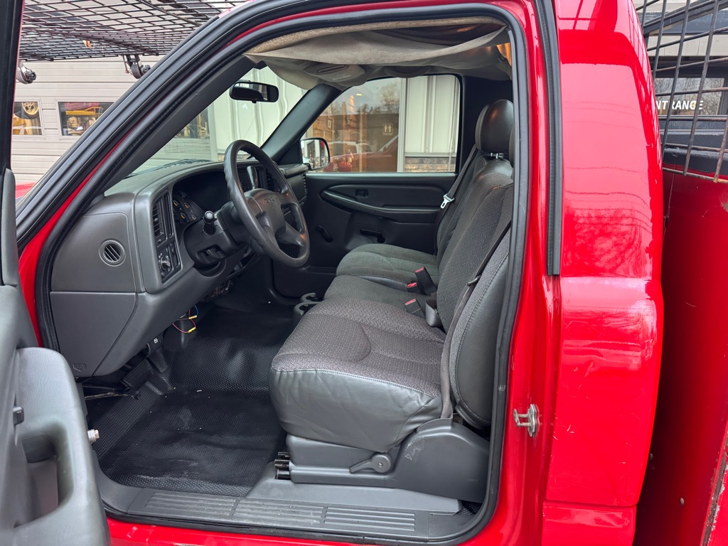 Photo 8 of this GMC SIERRA
