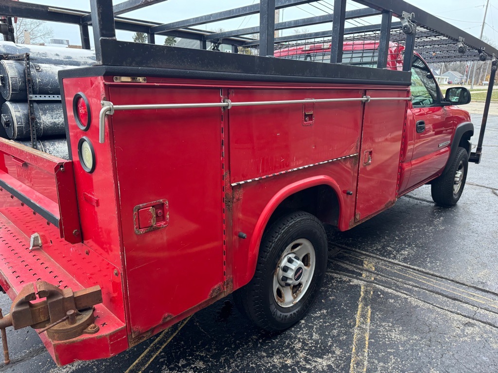 Photo 16 of this GMC SIERRA