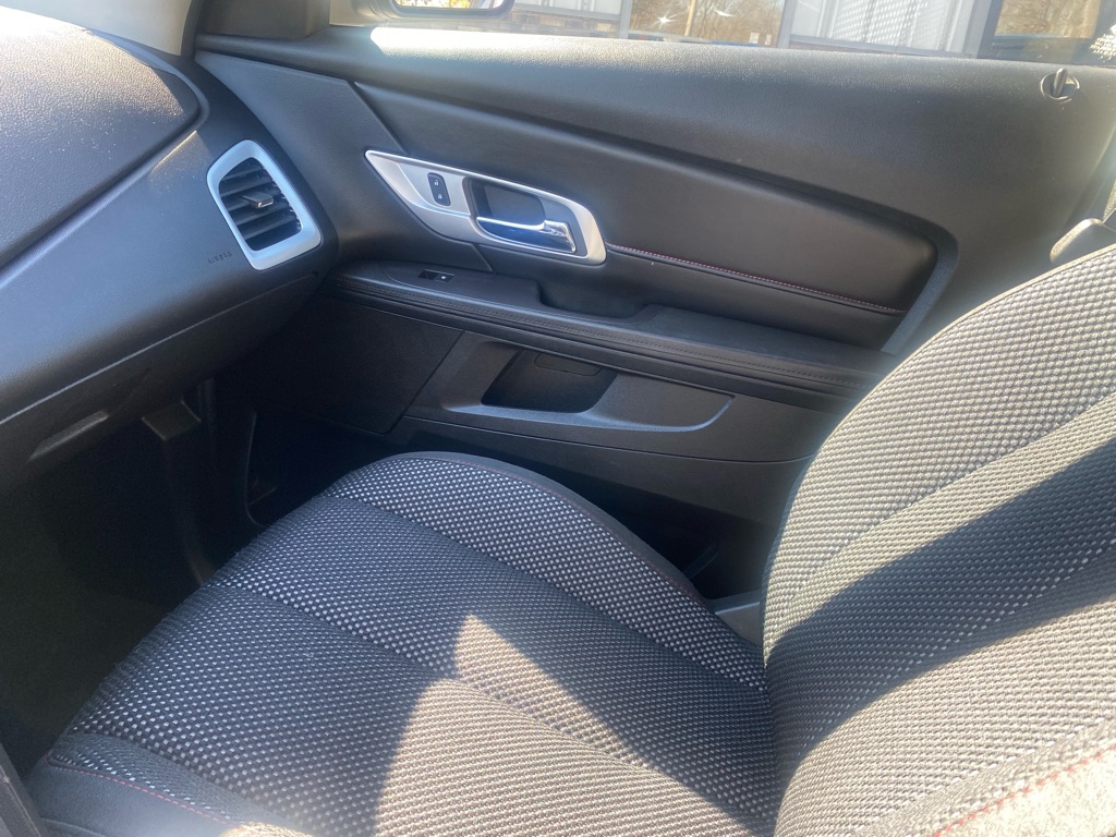 Photo 10 of this GMC TERRAIN