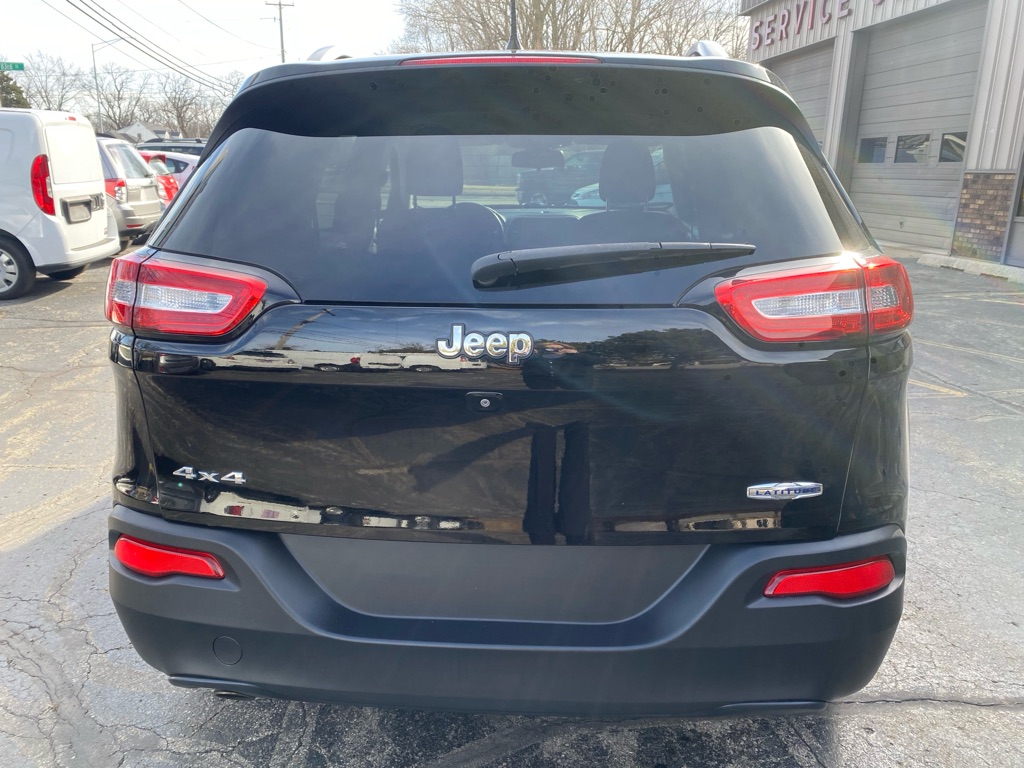 Photo 4 of this JEEP CHEROKEE