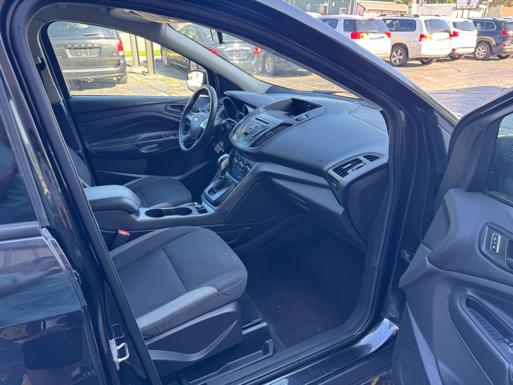 Photo 11 of this FORD ESCAPE