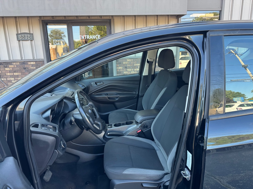 Photo 8 of this FORD ESCAPE