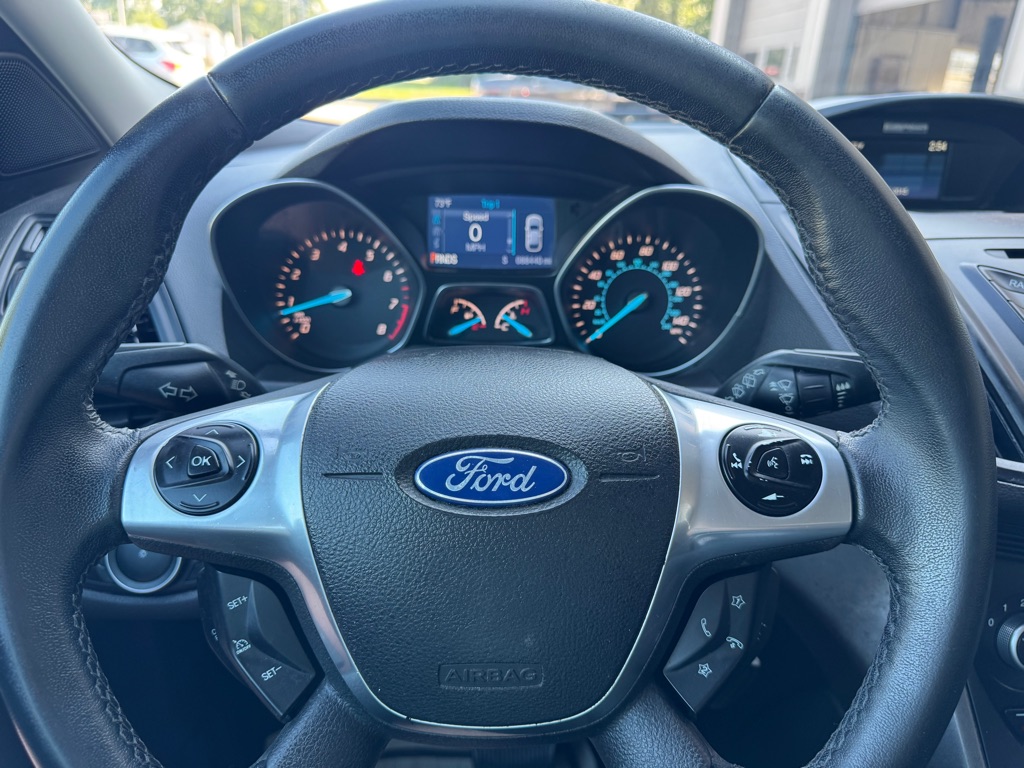 Photo 13 of this FORD ESCAPE
