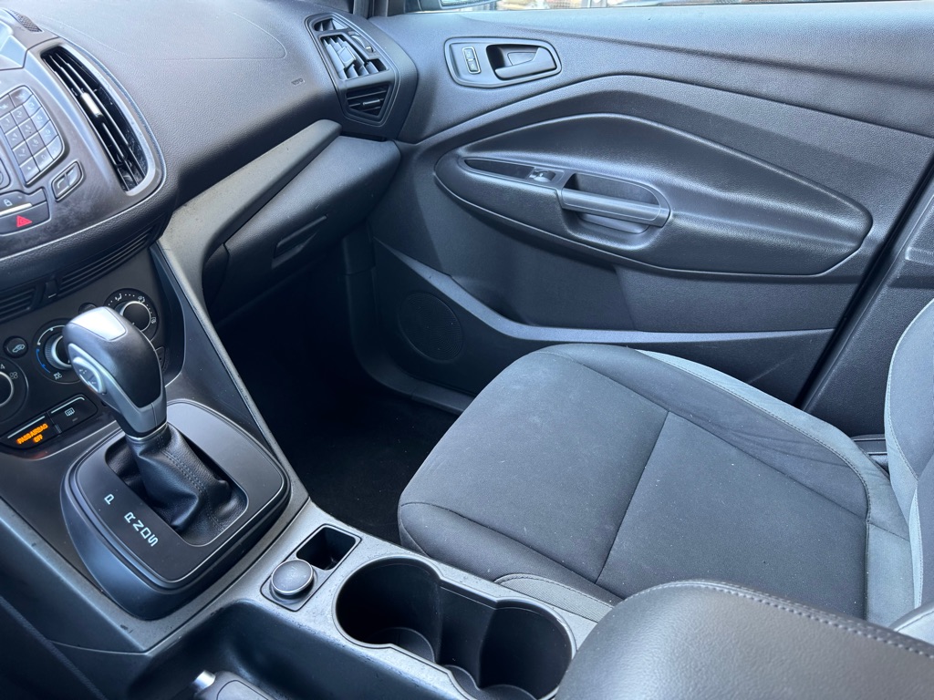 Photo 16 of this FORD ESCAPE