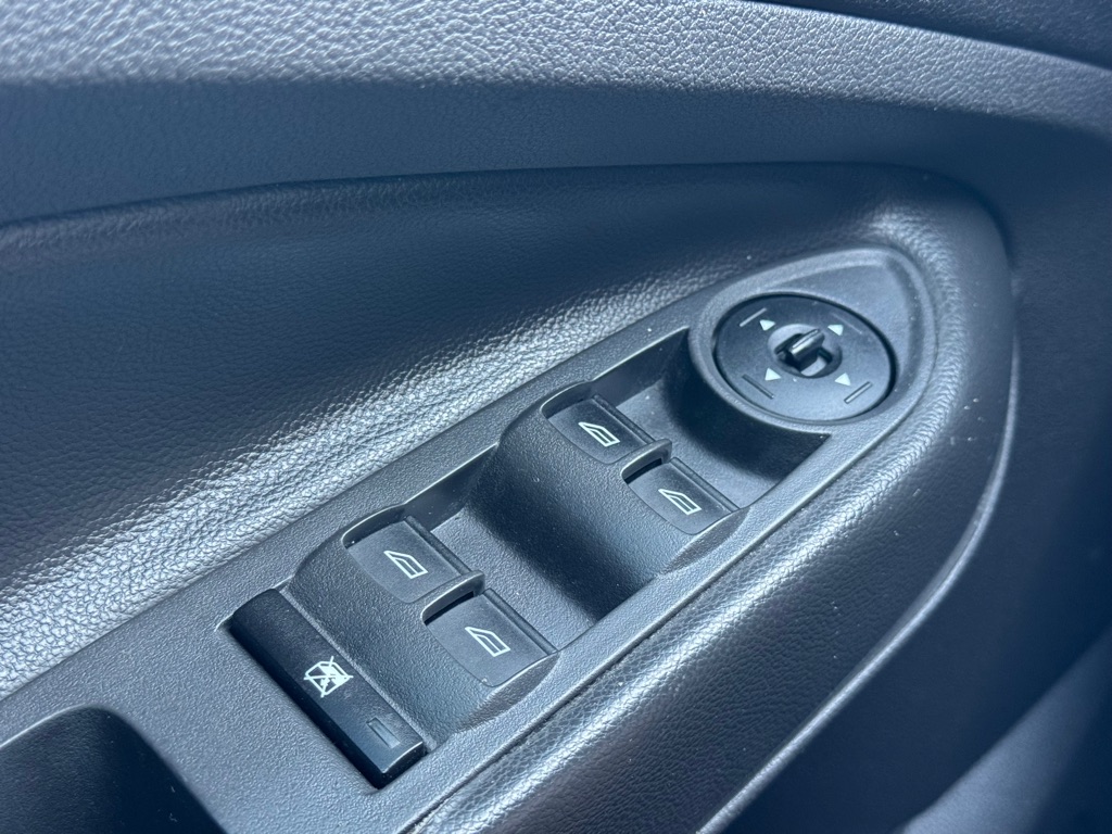 Photo 18 of this FORD ESCAPE