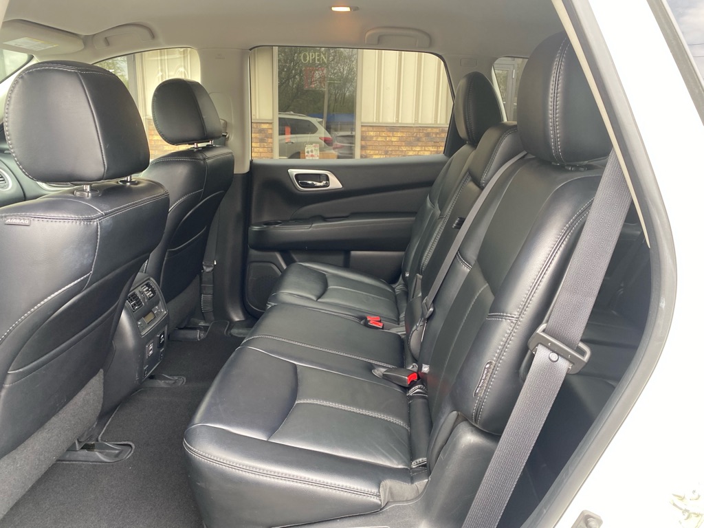 Photo 10 of this NISSAN PATHFINDER