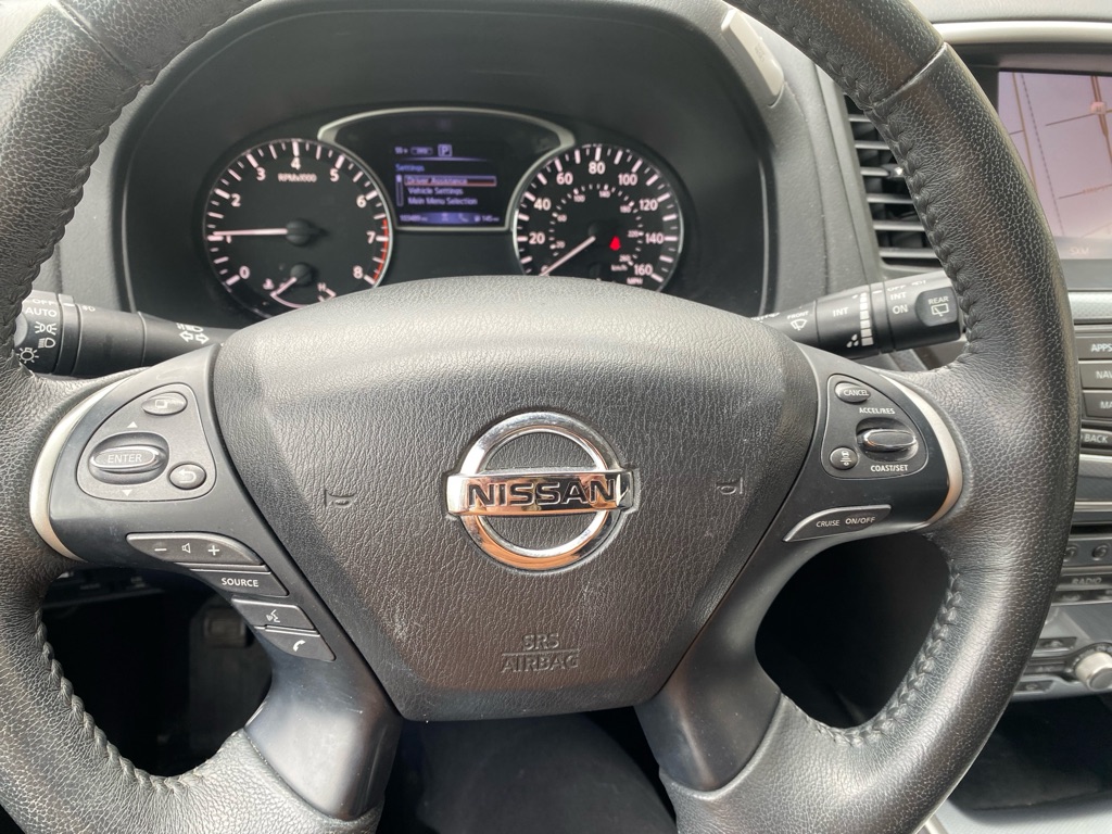 Photo 9 of this NISSAN PATHFINDER