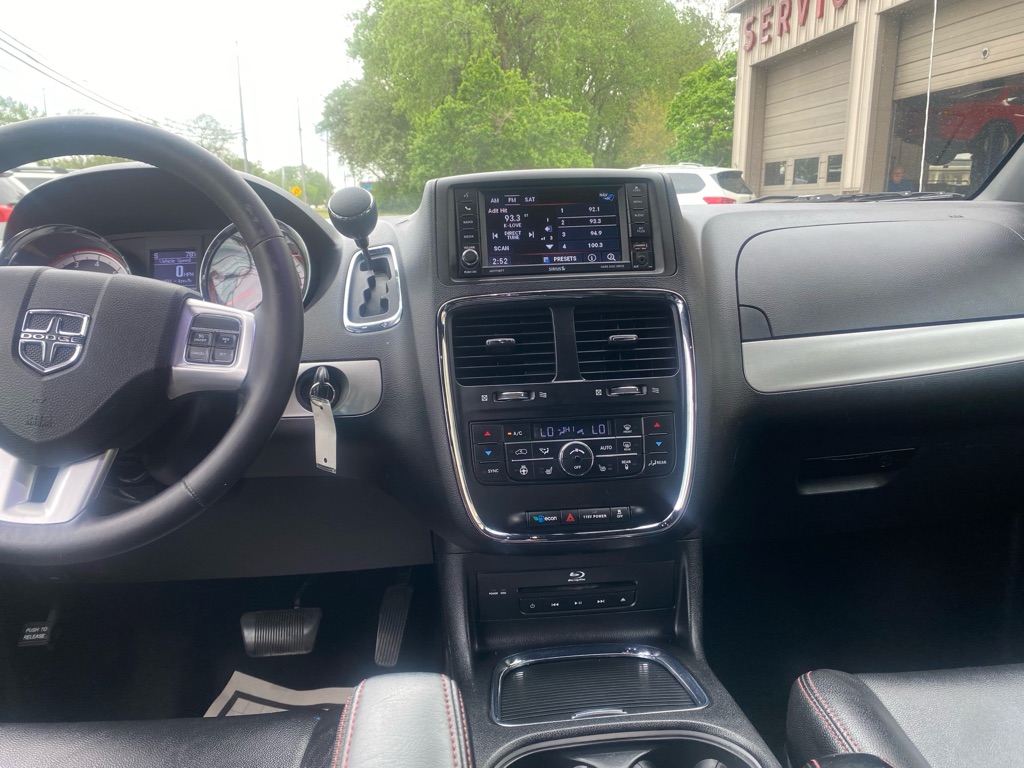 Photo 5 of this DODGE GRAND CARAVAN