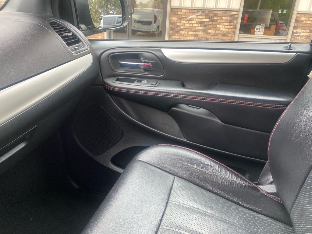 Photo 8 of this DODGE GRAND CARAVAN
