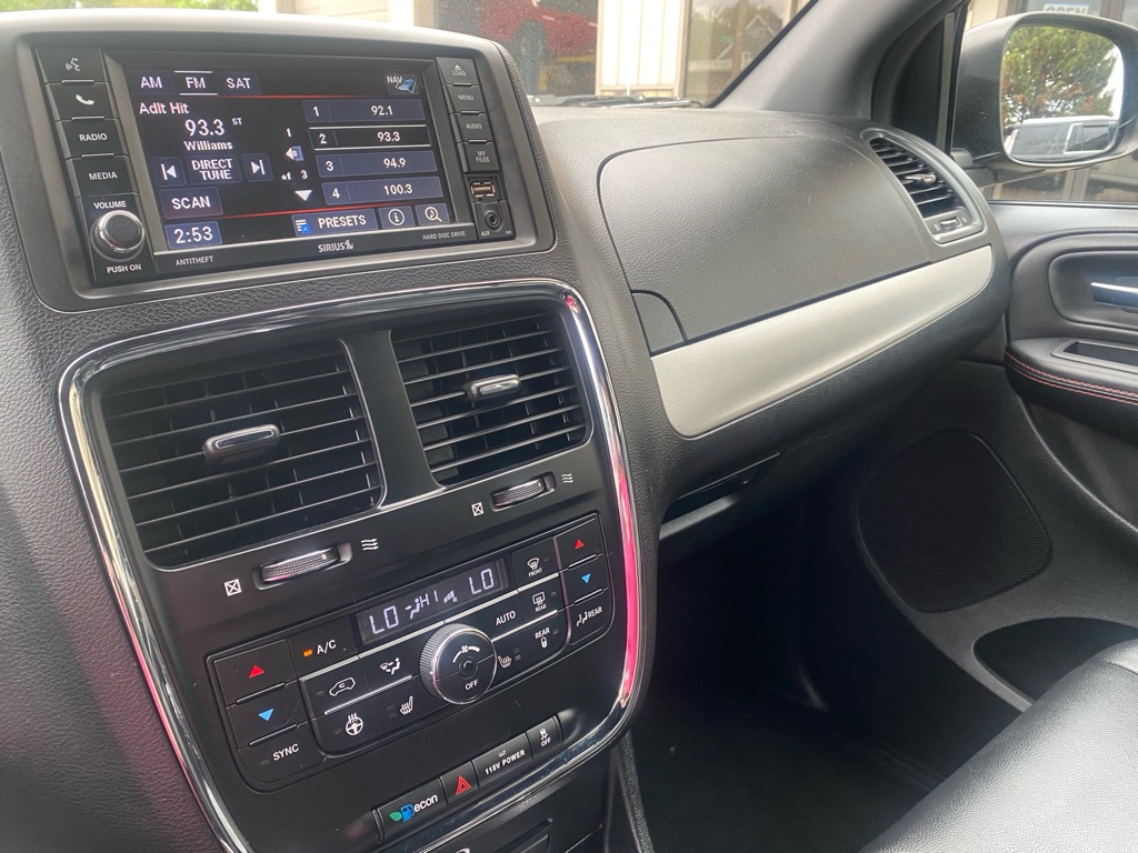 Photo 7 of this DODGE GRAND CARAVAN