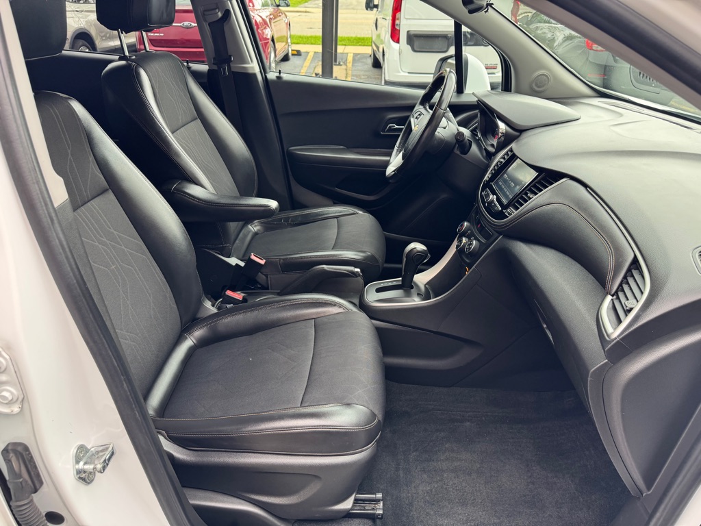 Photo 20 of this CHEVROLET TRAX